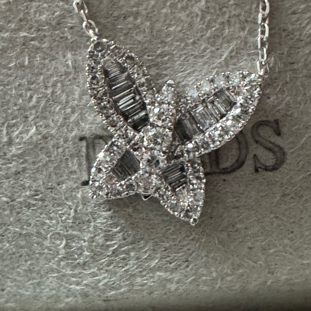 10k White Gold 1/2 CTW Diamond Butterfly 🦋 Necklace